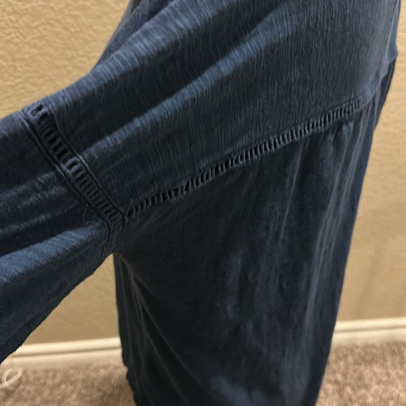 Women’s long sleeve top, lightweight and soft, size M - Picture 3 of 7